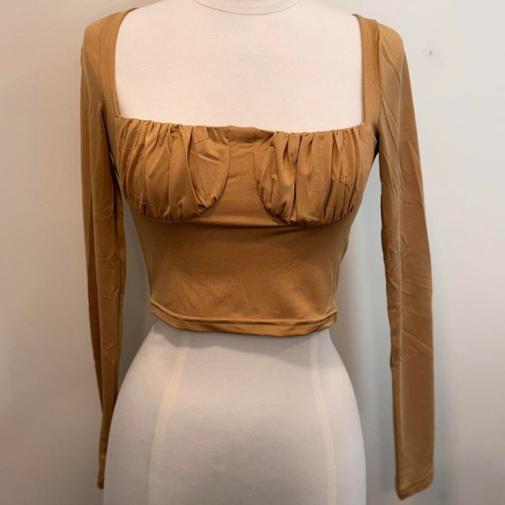 Camel Ruched Long Sleeve Crop‎ Top 🤎✨